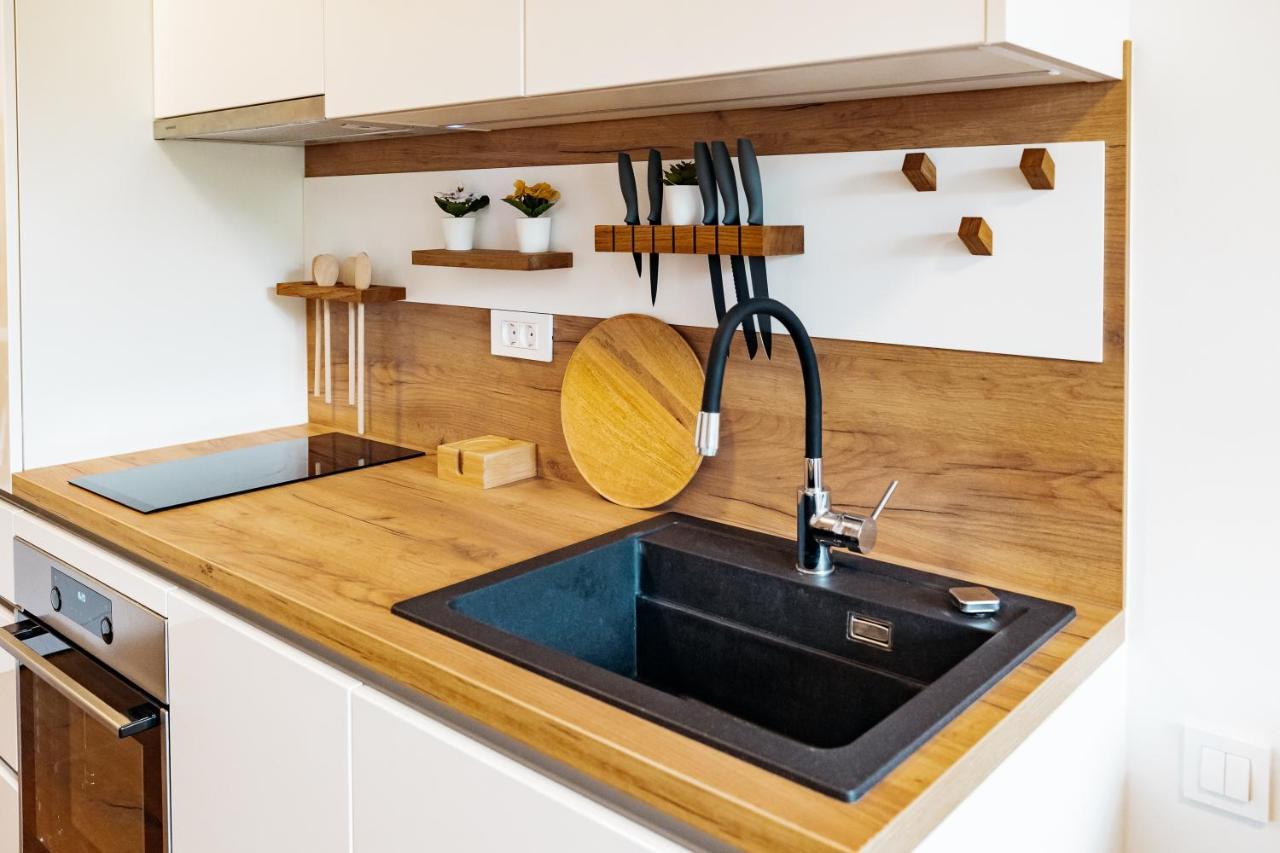 Woody - Comfy Apartment In Siska Любляна Екстериор снимка