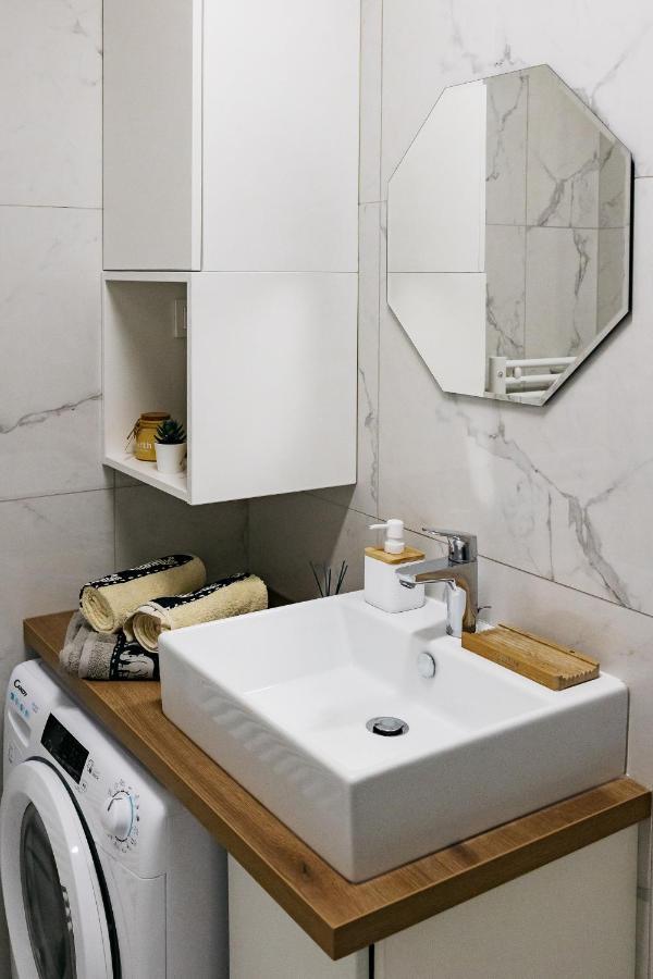 Woody - Comfy Apartment In Siska Любляна Екстериор снимка