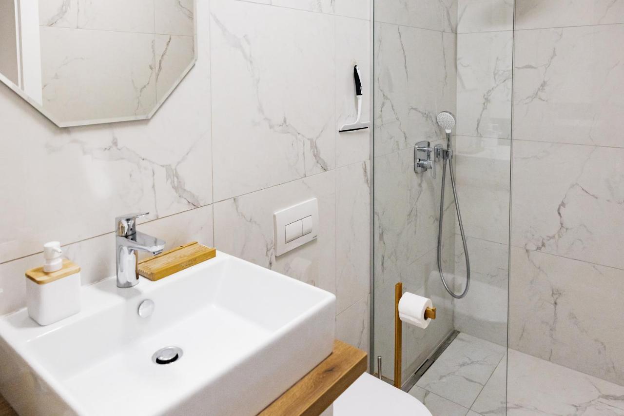 Woody - Comfy Apartment In Siska Любляна Екстериор снимка